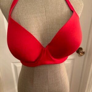 Beautiful red bra from Body Victoria in size 40C